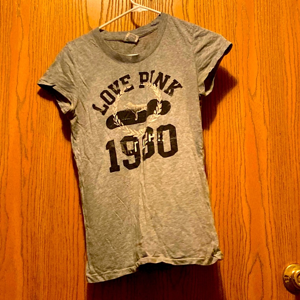 Woman’s small VS Pink t shirt